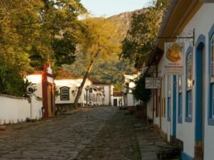 rua-de-Paraty-RJ-300x225 Viajando Sozinho Sem Erros
